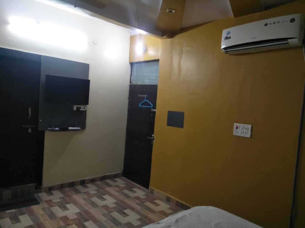 Hotel Shiv Mahima Inn By Wb Inn Prayagraj Exterior photo